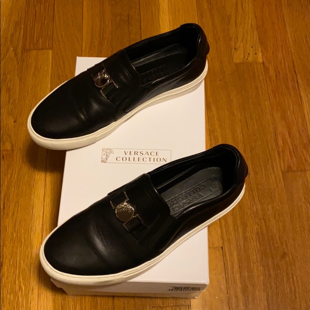 AUTHENTIC Versace Nero slip on‘s